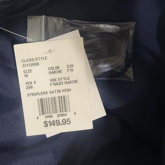 Size 16, high-low, sleeveless dress with pockets! - Picture 3 of 3